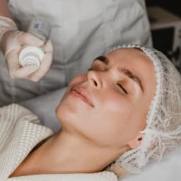 Oxygen Face and Neck Bleach